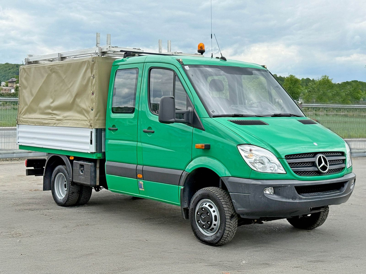 Mercedes-Benz Sprinter 516 CDI* Doppel Kabine! 4x4 *TOPZUSTAND - Van jungkit: gambar 4 Mercedes-Benz Sprinter 516 CDI* Doppel Kabine! 4x4 *TOPZUSTAND - Van jungkit: gambar 4
