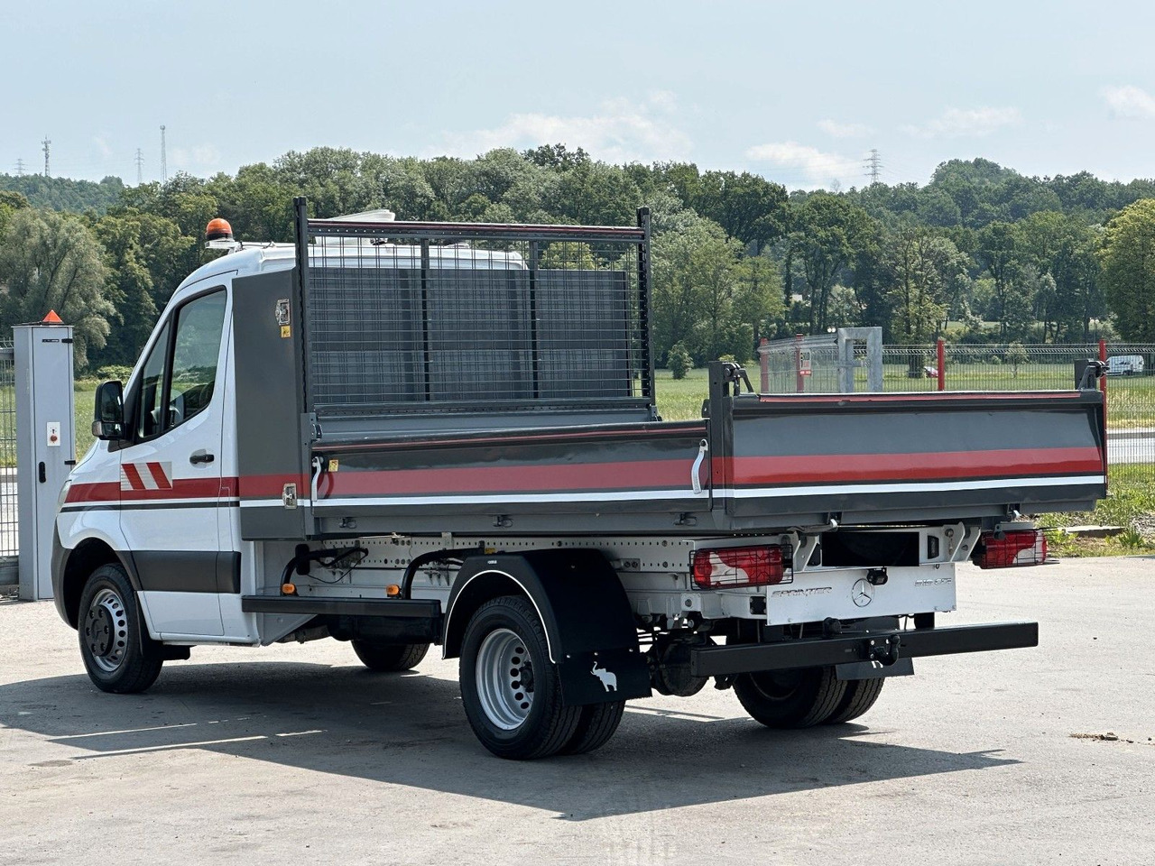 Mercedes-Benz Sprinter 516 CDI Kipper 3,00 m Perfect condition - Van jungkit: gambar 4 Mercedes-Benz Sprinter 516 CDI Kipper 3,00 m Perfect condition - Van jungkit: gambar 4