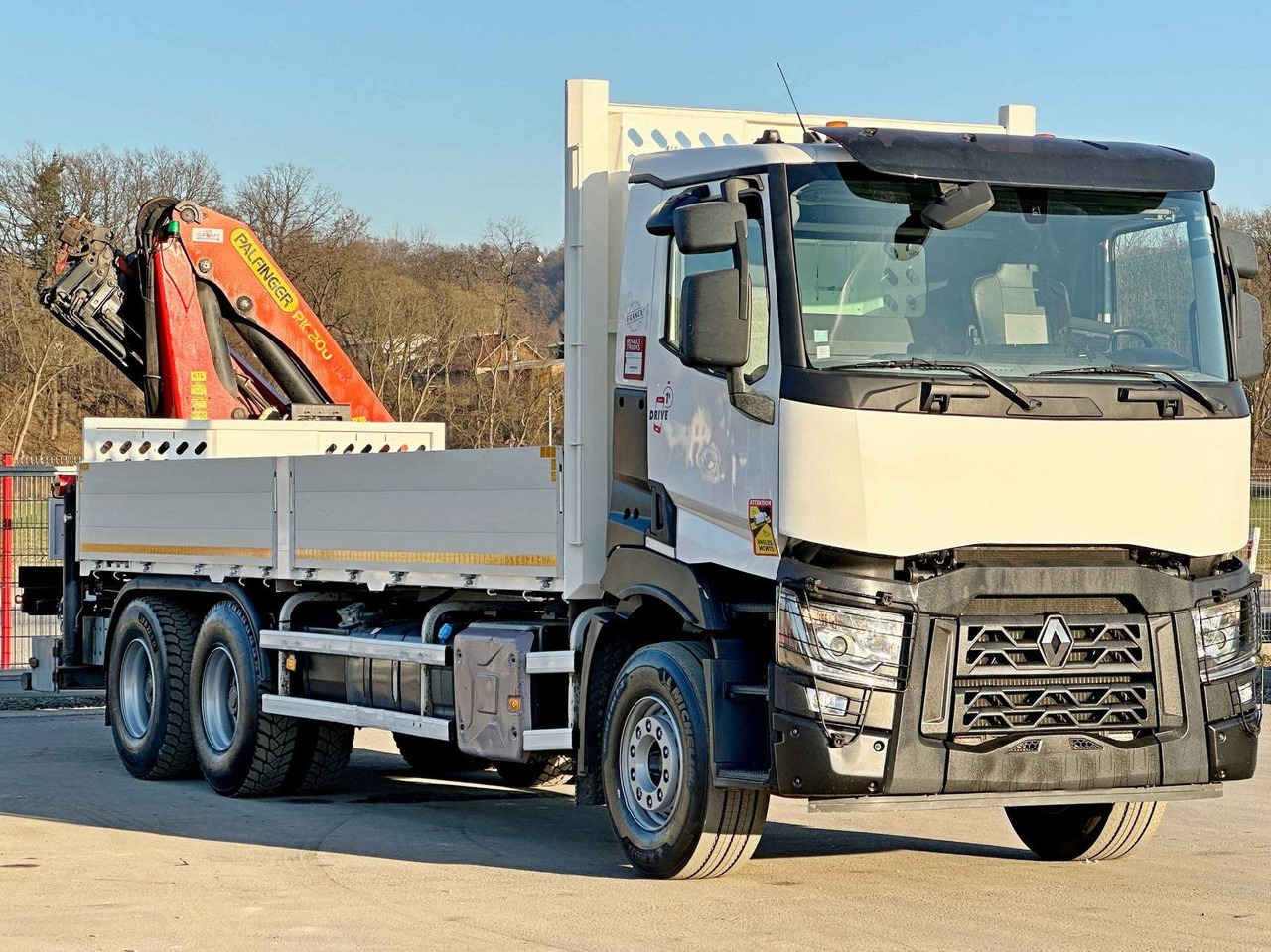Renault C 380 *PRITSCHE 6,80m * PK 20001 - KC + FUNK*6x4 - Truk derek, Truk flatbed: gambar 3 Renault C 380 *PRITSCHE 6,80m * PK 20001 - KC + FUNK*6x4 - Truk derek, Truk flatbed: gambar 3