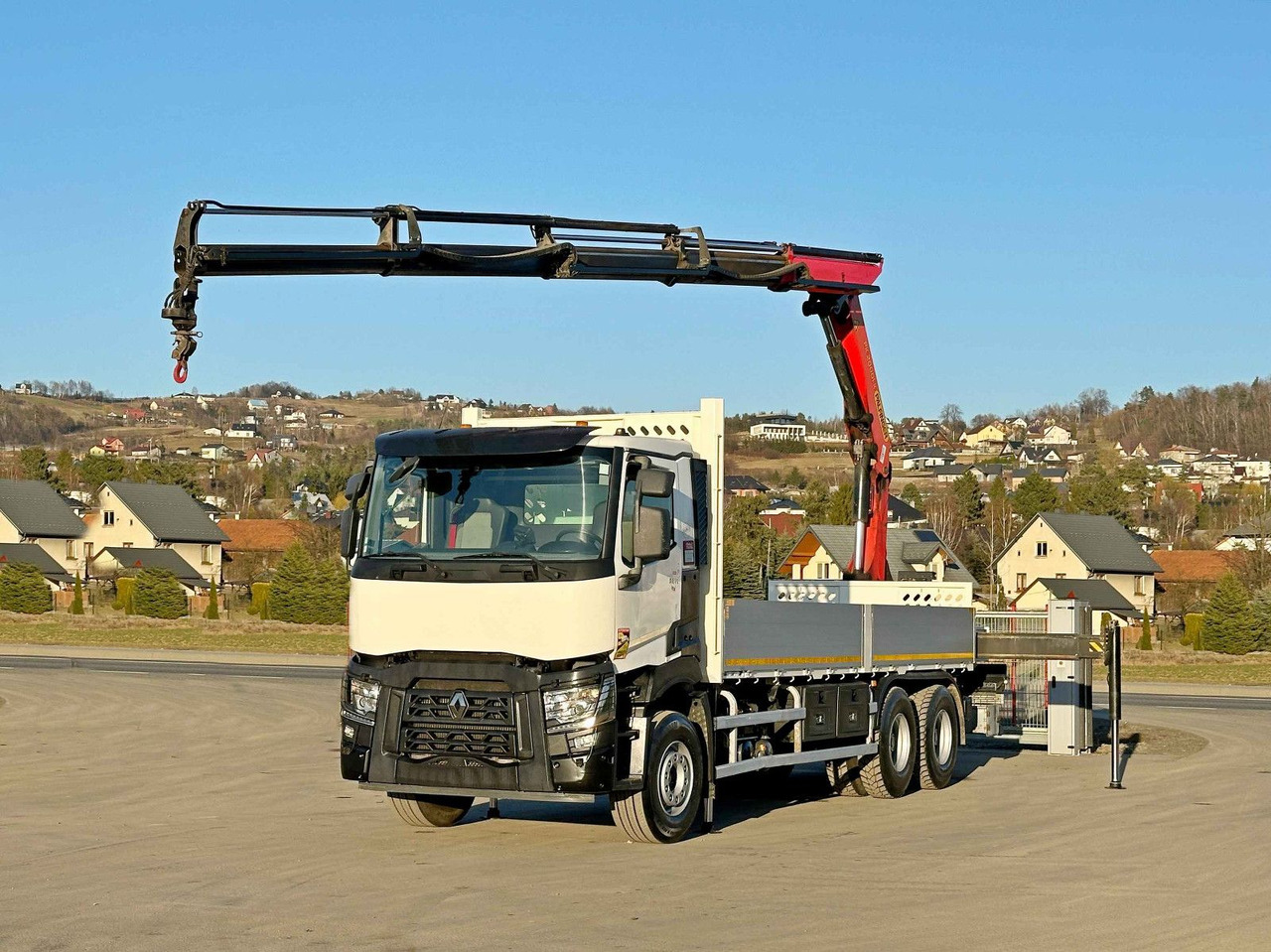 Renault C 380 *PRITSCHE 6,80m * PK 20001 - KC + FUNK*6x4 - Truk derek, Truk flatbed: gambar 2 Renault C 380 *PRITSCHE 6,80m * PK 20001 - KC + FUNK*6x4 - Truk derek, Truk flatbed: gambar 2