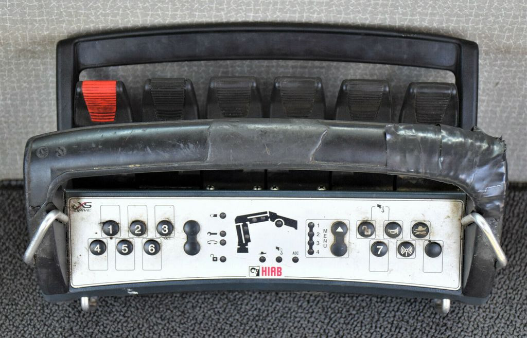 Truk jungkit, Truk derek Renault KERAX 370 DXI* HIAB 122B-3 HIDUO/FUNK * 6x4 Renault KERAX 370 DXI* HIAB 122B-3 HIDUO/FUNK * 6x4: gambar 13