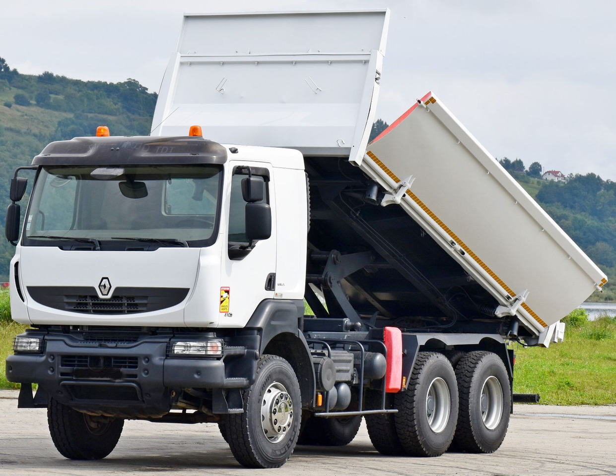 Renault KERAX 410* KIPPER 5,20 m + BORDMATIC / 6x4 - Truk jungkit: gambar 3 Renault KERAX 410* KIPPER 5,20 m + BORDMATIC / 6x4 - Truk jungkit: gambar 3