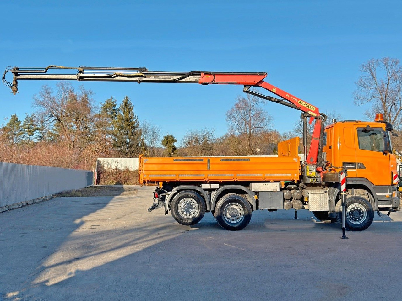 Scania G 360 * KIPPER 4,60m * PALFINGER PK 11002/ 6x6 - Truk derek: gambar 5 Scania G 360 * KIPPER 4,60m * PALFINGER PK 11002/ 6x6 - Truk derek: gambar 5