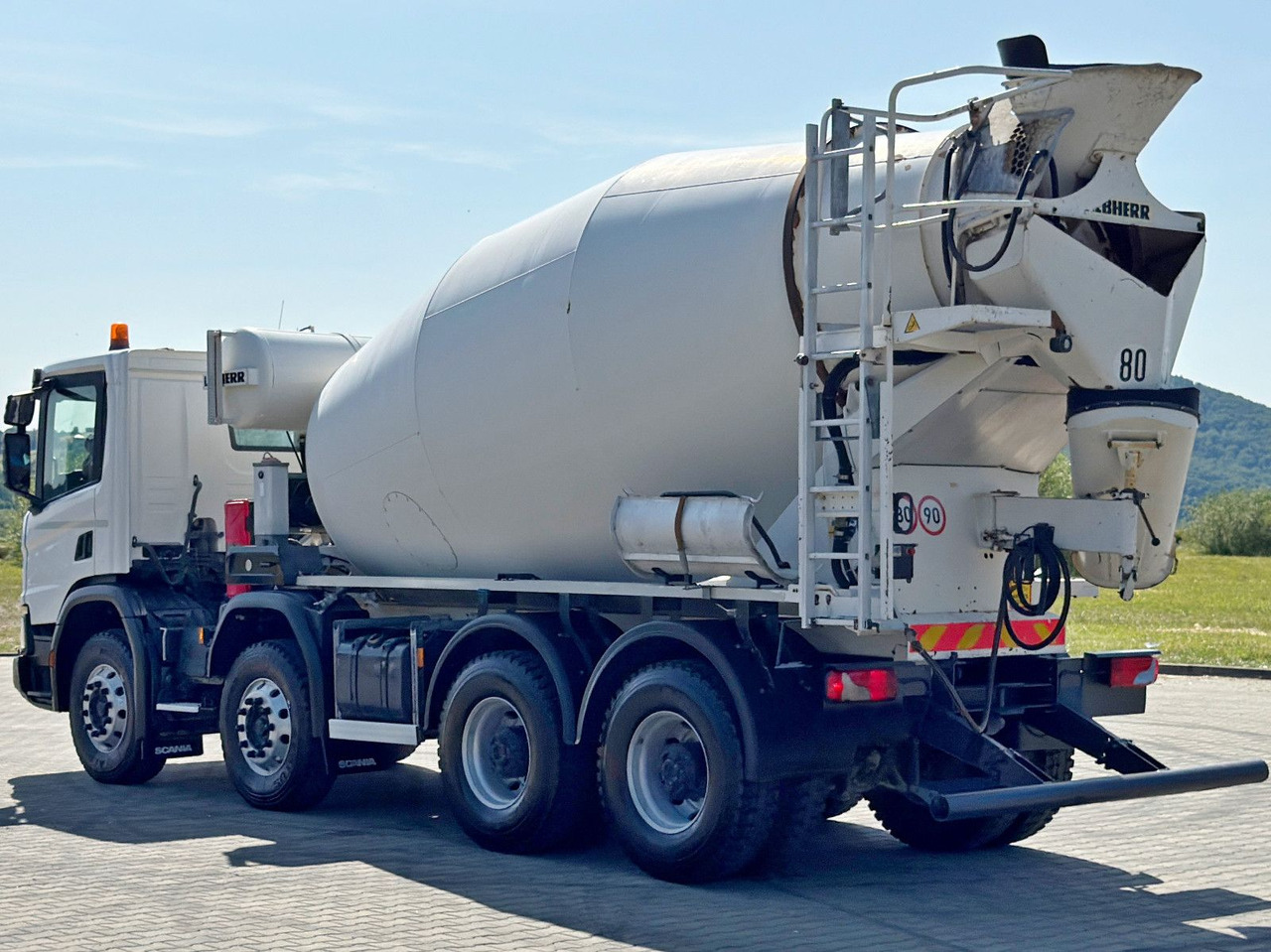 Scania P 450 * Betonmischer * 8x4 * TOPZUSTAND - Truk pengaduk beton: gambar 5 Scania P 450 * Betonmischer * 8x4 * TOPZUSTAND - Truk pengaduk beton: gambar 5