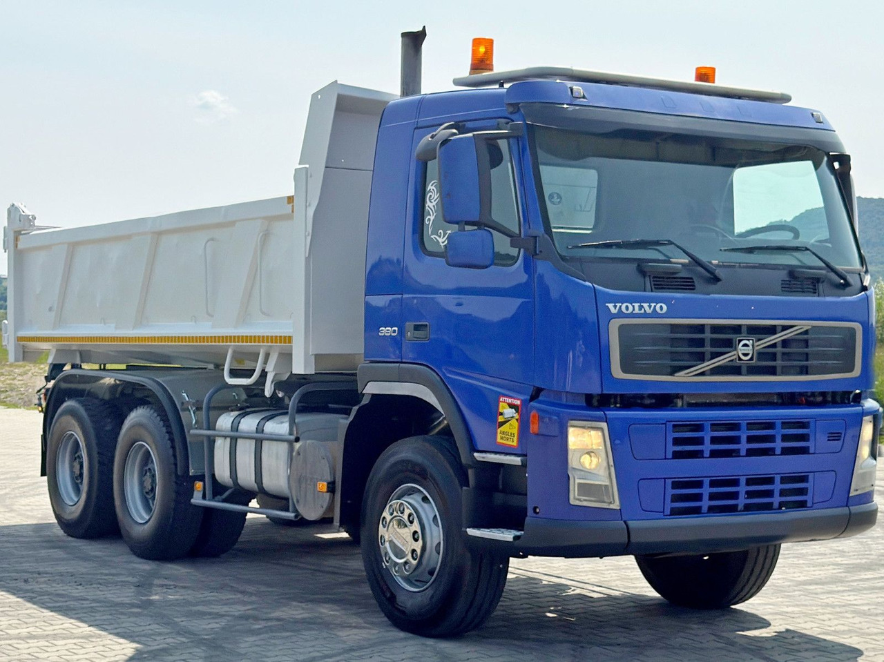 Volvo FM 380 Kipper 5,20 m + BORDMATIC / 6x4 - Truk jungkit, Truk derek: gambar 4 Volvo FM 380 Kipper 5,20 m + BORDMATIC / 6x4 - Truk jungkit, Truk derek: gambar 4