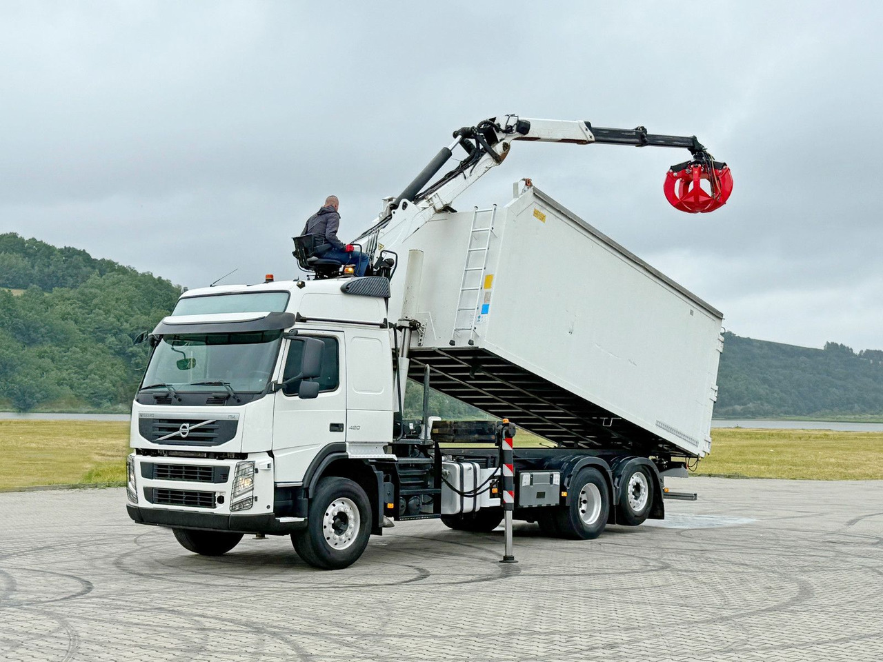 Volvo FM 420 Kipper 6,20 m * EPSILON Q150L75 *TOP - Truk jungkit, Truk derek: gambar 2 Volvo FM 420 Kipper 6,20 m * EPSILON Q150L75 *TOP - Truk jungkit, Truk derek: gambar 2