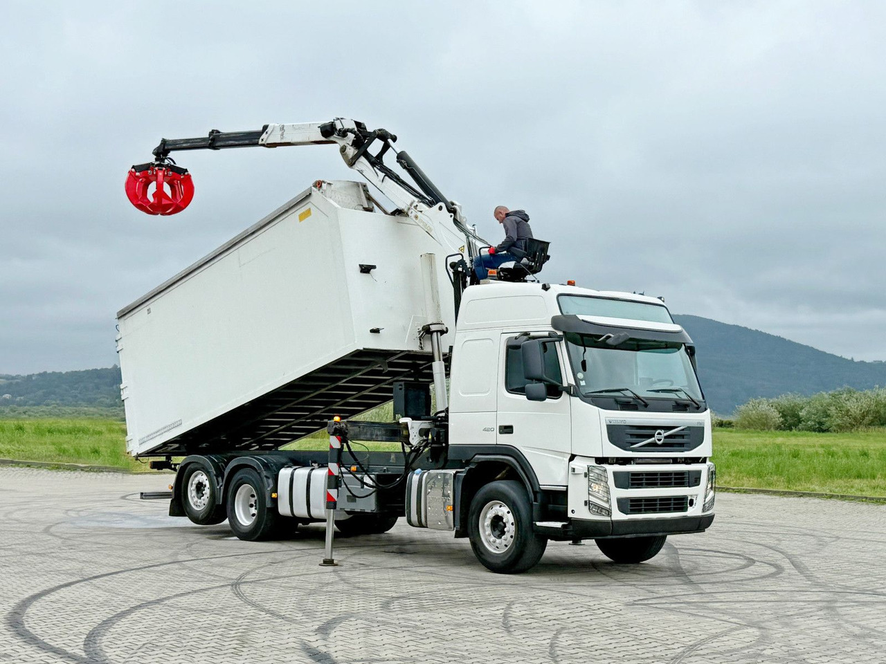 Volvo FM 420 Kipper 6,20 m * EPSILON Q150L75 *TOP - Hook lift, Truk derek: gambar 2 Volvo FM 420 Kipper 6,20 m * EPSILON Q150L75 *TOP - Hook lift, Truk derek: gambar 2