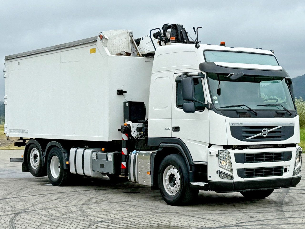 Volvo FM 420 Kipper 6,20 m * EPSILON Q150L75 *TOP - Hook lift, Truk derek: gambar 4 Volvo FM 420 Kipper 6,20 m * EPSILON Q150L75 *TOP - Hook lift, Truk derek: gambar 4