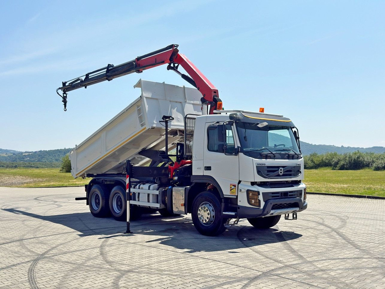 Volvo FMX 410 Kipper 4,70m *PK 14002-EH B/FUNK *6x4 - Truk derek: gambar 2 Volvo FMX 410 Kipper 4,70m *PK 14002-EH B/FUNK *6x4 - Truk derek: gambar 2