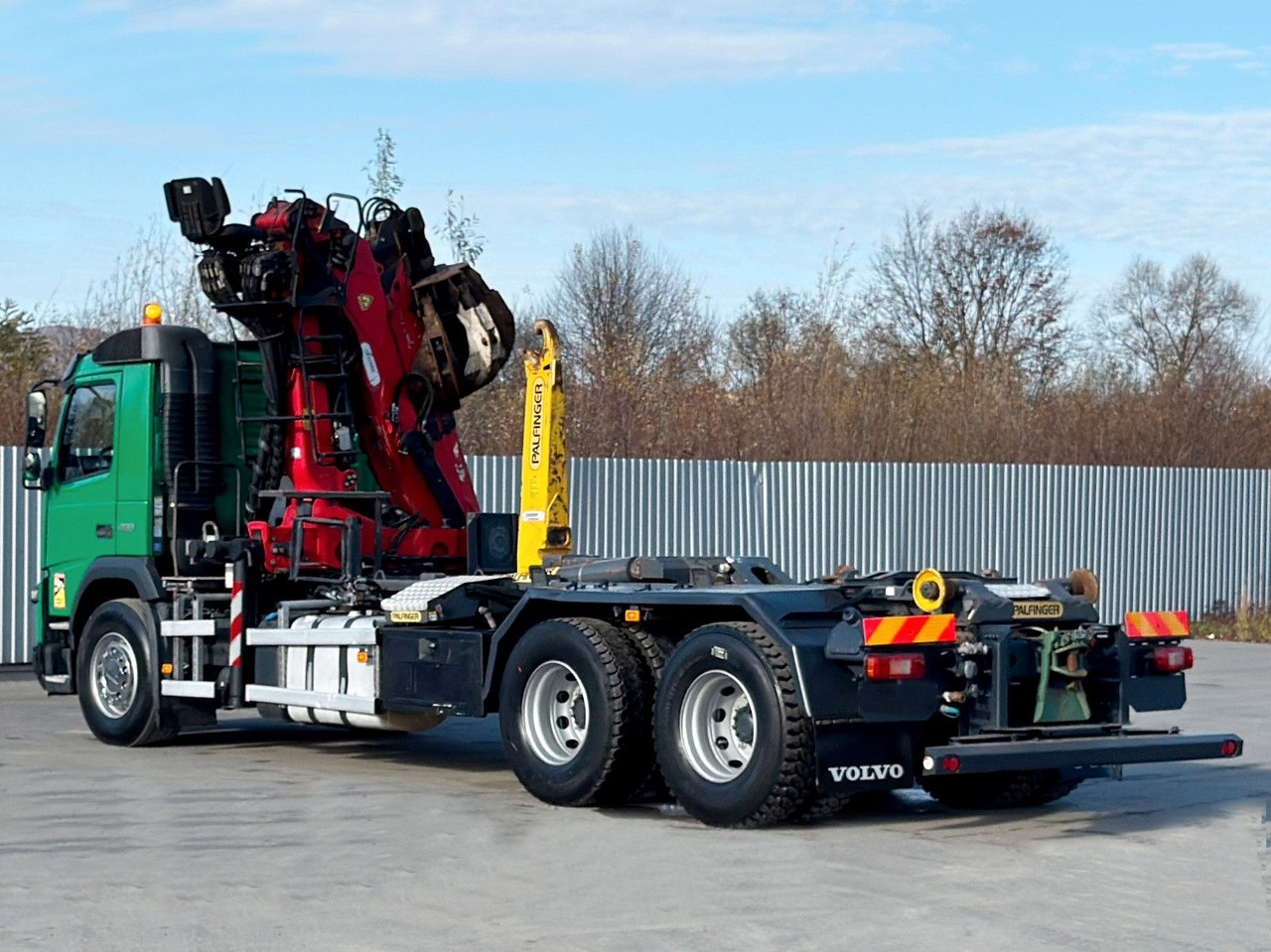 Hook lift Volvo FMX 460 * Abrollkipper + EPSILON 150Z79 * 6x4: gambar 7 Hook lift Volvo FMX 460 * Abrollkipper + EPSILON 150Z79 * 6x4: gambar 7