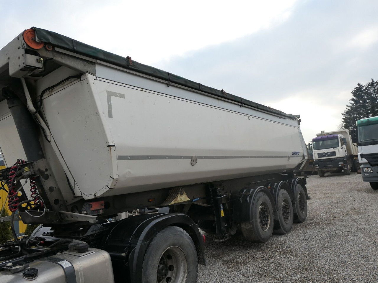 Schmitz Cargobull SGF S3 - Semi-trailer jungkit: gambar 2 Schmitz Cargobull SGF S3 - Semi-trailer jungkit: gambar 2