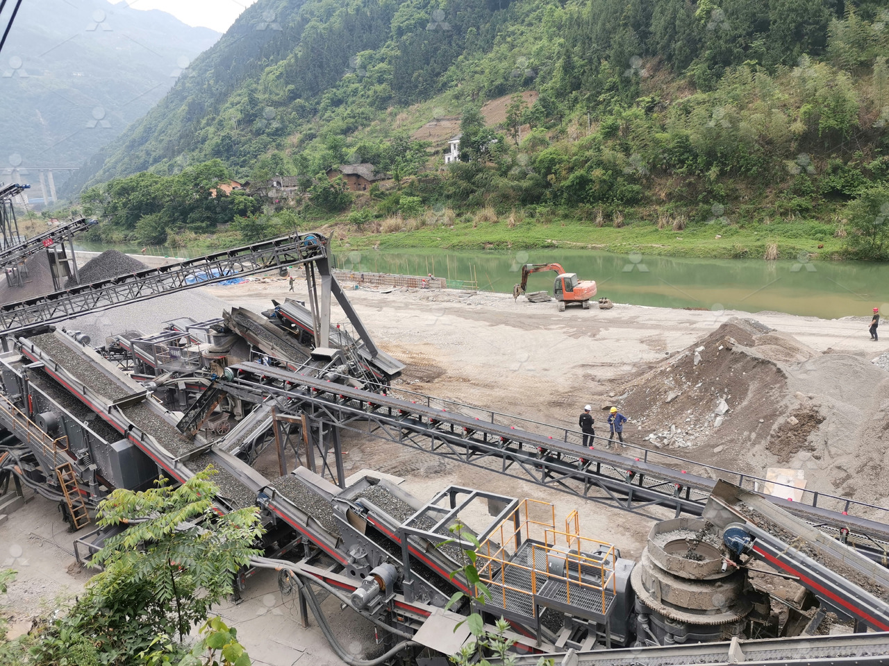 LIMING NK series mobile crusher - Tanaman penghancur mobil: gambar 2 LIMING NK series mobile crusher - Tanaman penghancur mobil: gambar 2