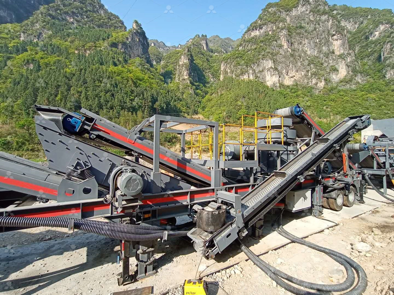 LIMING NK series mobile crusher - Tanaman penghancur mobil: gambar 1 LIMING NK series mobile crusher - Tanaman penghancur mobil: gambar 1