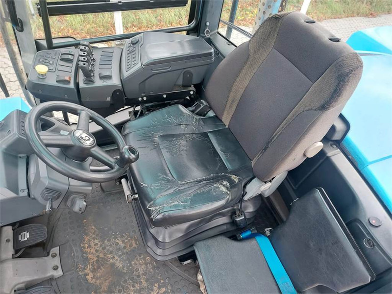 Penanganan kontainer Kalmar DCG160-12: gambar 9