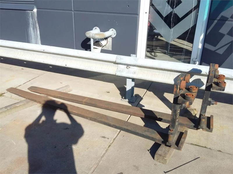 Kalmar ROLL-TYPE 2440X125X50 - Garpu rumput untuk Peralatan untuk menangani material: gambar 1 Kalmar ROLL-TYPE 2440X125X50 - Garpu rumput untuk Peralatan untuk menangani material: gambar 1