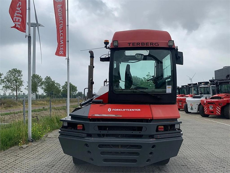 Terberg RT222 4x4 - Traktor terminal: gambar 4 Terberg RT222 4x4 - Traktor terminal: gambar 4