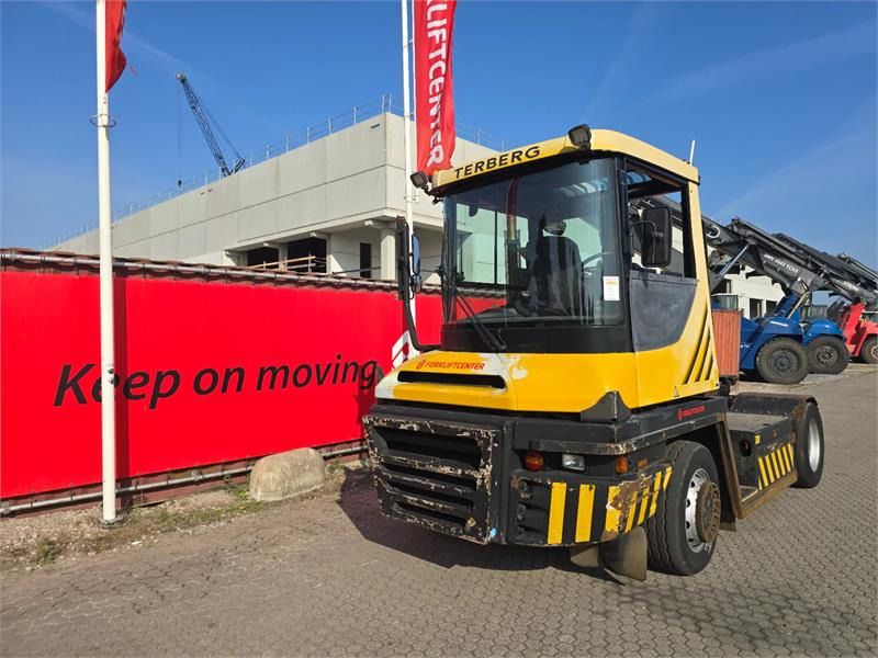 Terberg RT223 4x4 - Traktor terminal: gambar 2 Terberg RT223 4x4 - Traktor terminal: gambar 2