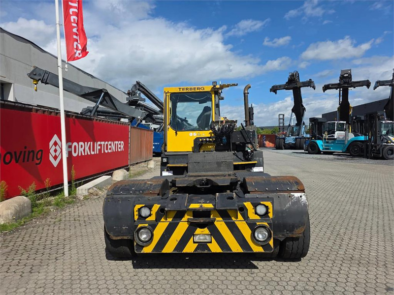 Terberg RT282 4x4 - Traktor terminal: gambar 5 Terberg RT282 4x4 - Traktor terminal: gambar 5