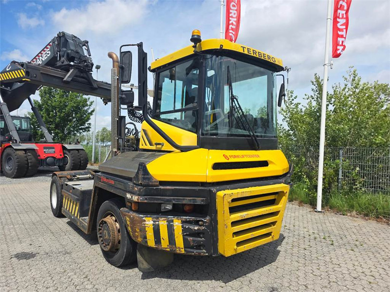 Terberg RT283 4x4 - Traktor terminal: gambar 1 Terberg RT283 4x4 - Traktor terminal: gambar 1