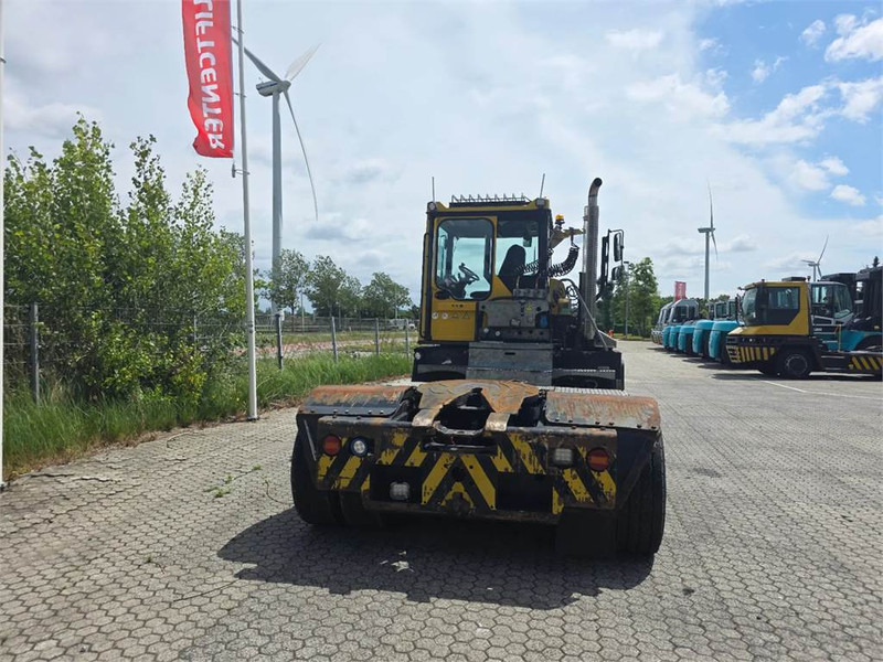Terberg RT283 4x4 - Traktor terminal: gambar 5 Terberg RT283 4x4 - Traktor terminal: gambar 5