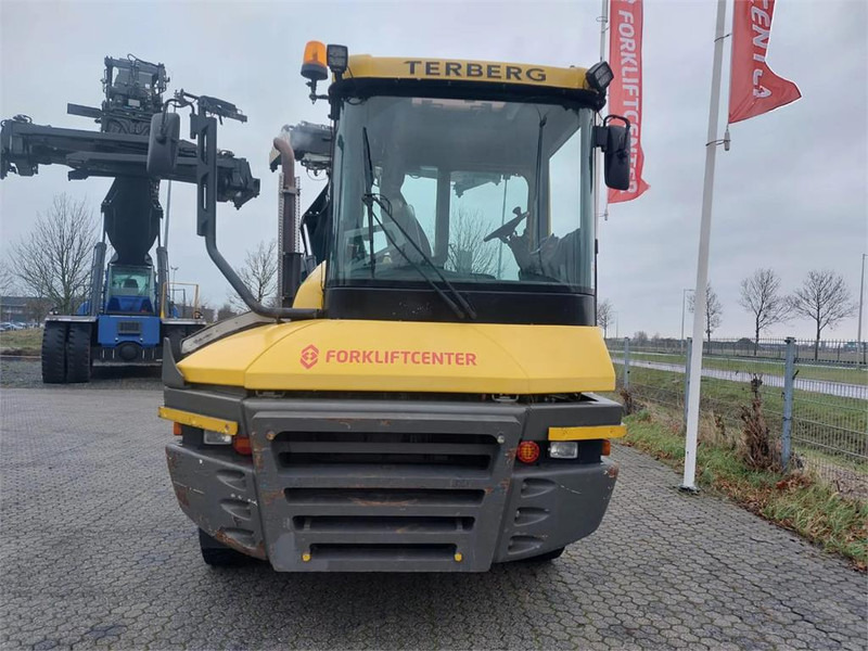 Terberg RT323 4x4 - Traktor terminal: gambar 5 Terberg RT323 4x4 - Traktor terminal: gambar 5