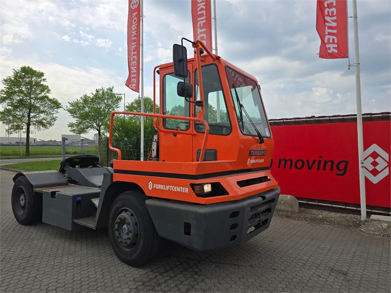 Terberg YT182 - Traktor terminal: gambar 1 Terberg YT182 - Traktor terminal: gambar 1