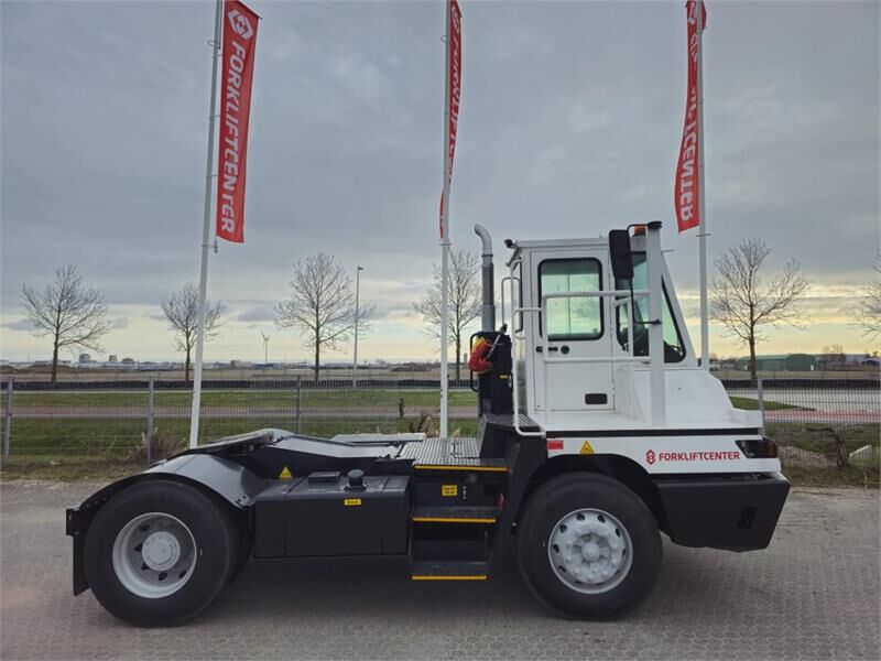 Terberg YT220 - Traktor terminal: gambar 3 Terberg YT220 - Traktor terminal: gambar 3