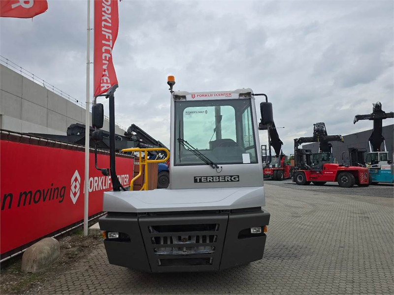 Terberg YT223 - Traktor terminal: gambar 5 Terberg YT223 - Traktor terminal: gambar 5