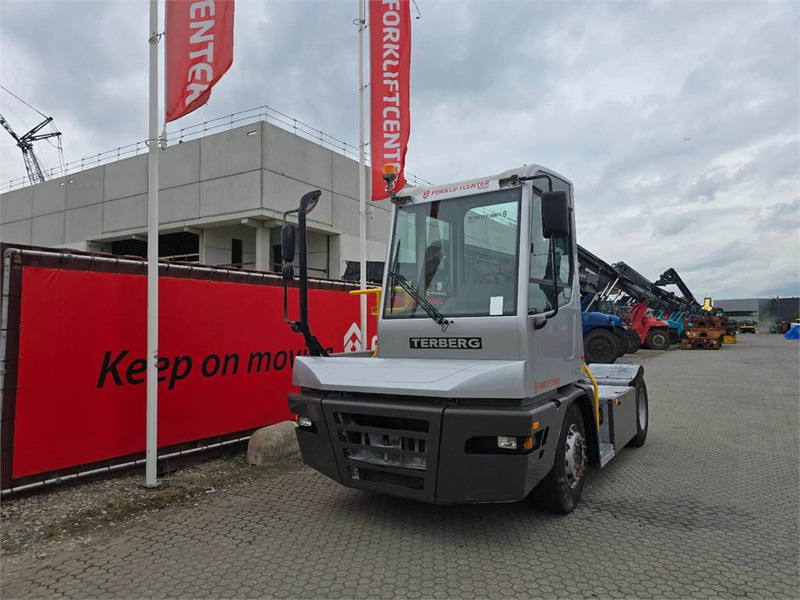 Terberg YT223 - Traktor terminal: gambar 2 Terberg YT223 - Traktor terminal: gambar 2