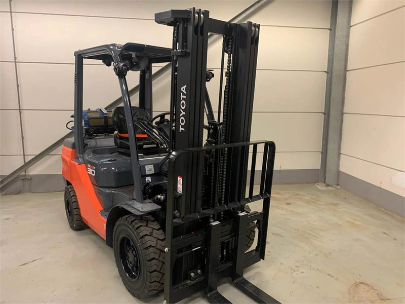 Toyota 02-8FGF30 - Forklift LPG: gambar 3 Toyota 02-8FGF30 - Forklift LPG: gambar 3