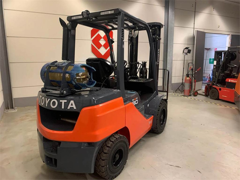 Forklift LPG Toyota 02-8FGF30: gambar 6