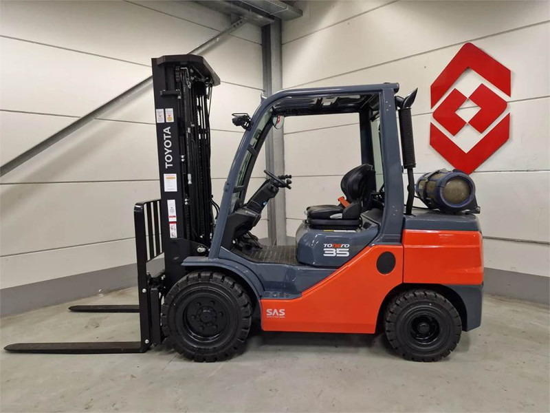 Toyota 02-8FGJF35 - Forklift LPG: gambar 2 Toyota 02-8FGJF35 - Forklift LPG: gambar 2