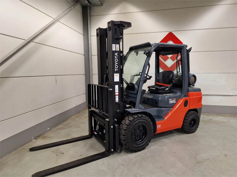 Toyota 02-8FGJF35 - Forklift LPG: gambar 4 Toyota 02-8FGJF35 - Forklift LPG: gambar 4