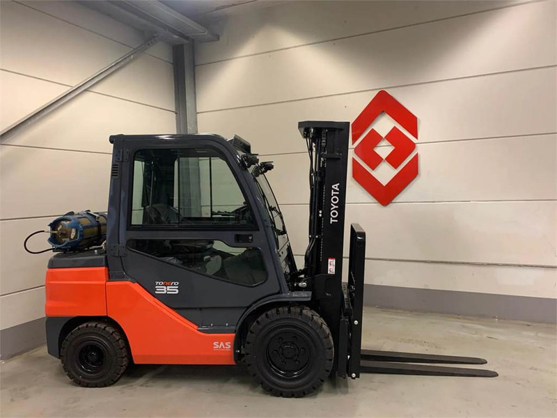 Toyota 02-8FGJF35 - Forklift LPG: gambar 1 Toyota 02-8FGJF35 - Forklift LPG: gambar 1