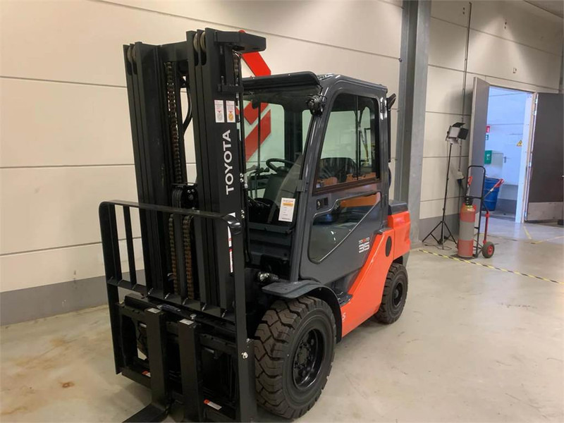 Toyota 02-8FGJF35 - Forklift LPG: gambar 4 Toyota 02-8FGJF35 - Forklift LPG: gambar 4