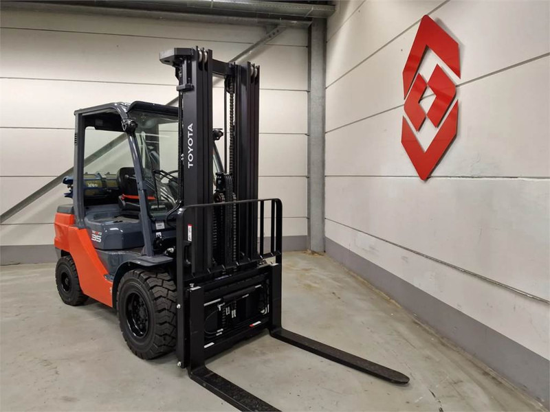 Toyota 02-8FGJF35 - Forklift LPG: gambar 3 Toyota 02-8FGJF35 - Forklift LPG: gambar 3
