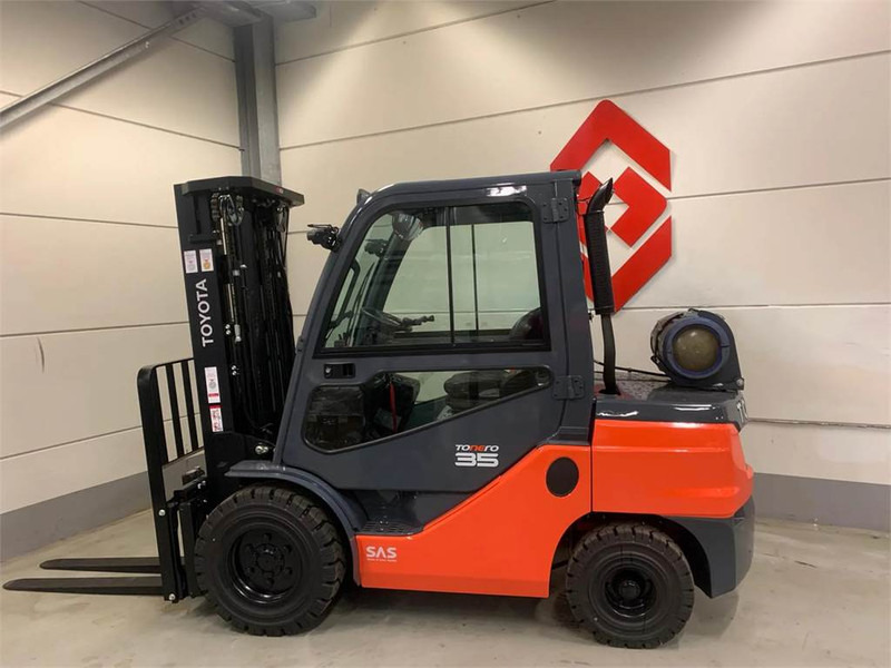 Toyota 02-8FGJF35 - Forklift LPG: gambar 2 Toyota 02-8FGJF35 - Forklift LPG: gambar 2