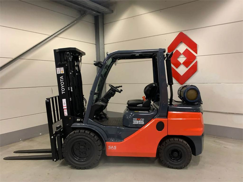 Toyota 02-8FGJF35 - Forklift LPG: gambar 2 Toyota 02-8FGJF35 - Forklift LPG: gambar 2