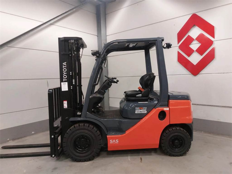 Toyota 52-8FDF25 - Forklift diesel: gambar 2 Toyota 52-8FDF25 - Forklift diesel: gambar 2