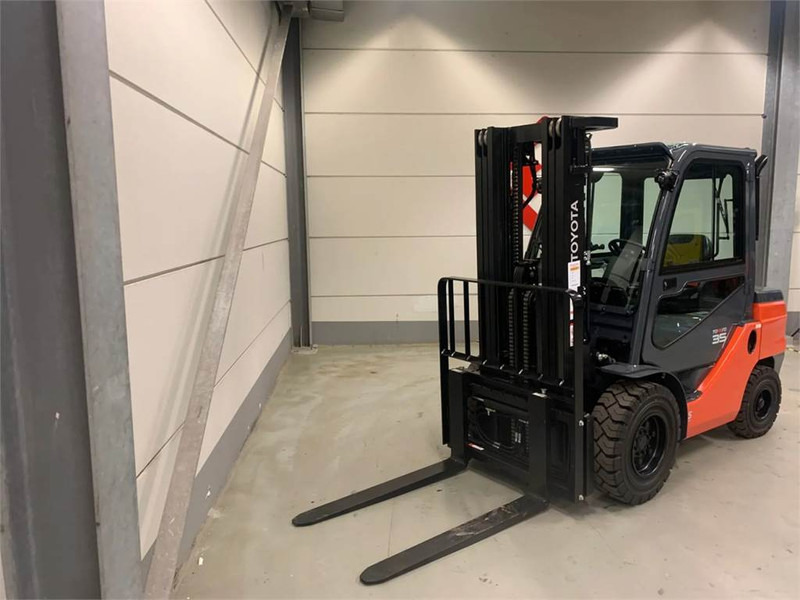Toyota 52-8FDJF35 - Forklift diesel: gambar 4 Toyota 52-8FDJF35 - Forklift diesel: gambar 4