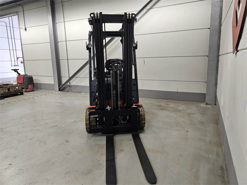 Toyota 8FBE20T - Forklift listrik: gambar 5 Toyota 8FBE20T - Forklift listrik: gambar 5