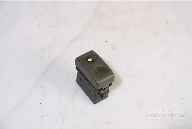 Iveco Electrical System Gereedschapsluik schakelaar - Dasbor untuk Truk: gambar 1 Iveco Electrical System Gereedschapsluik schakelaar - Dasbor untuk Truk: gambar 1