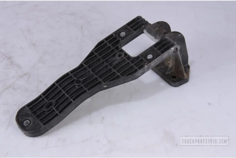 Renault Body & Chassis Parts Scharnier voor grille Renault - Kerudung untuk Truk: gambar 1 Renault Body & Chassis Parts Scharnier voor grille Renault - Kerudung untuk Truk: gambar 1