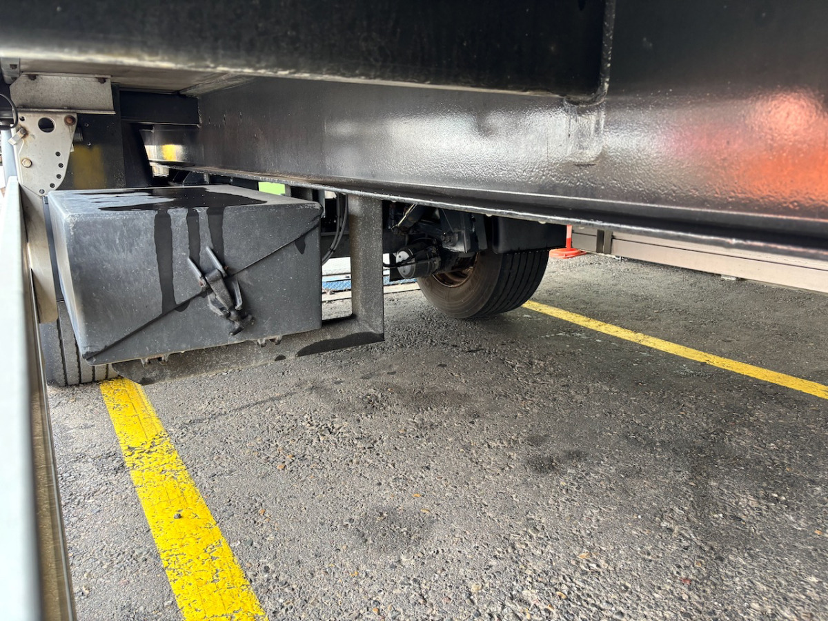 Trailer dengan terpal samping BIRRER UE 18: gambar 19