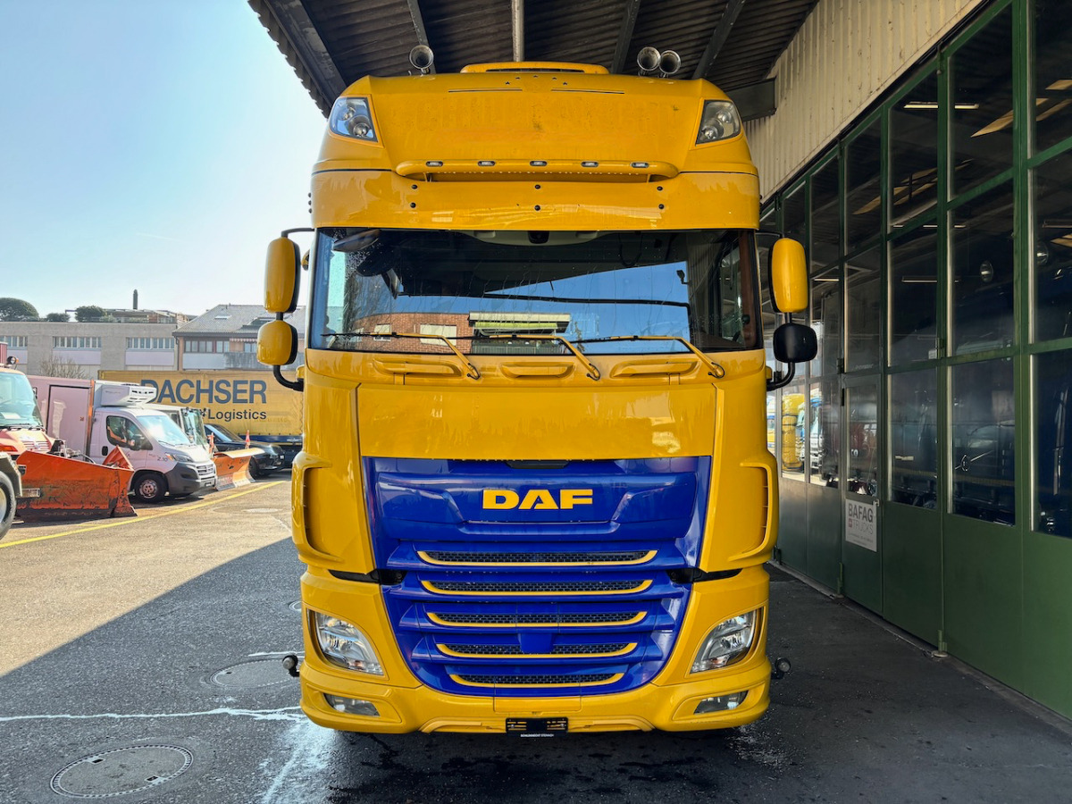 DAF FAN XF 530 LD Jumbo - Truk dengan terpal samping: gambar 3 DAF FAN XF 530 LD Jumbo - Truk dengan terpal samping: gambar 3