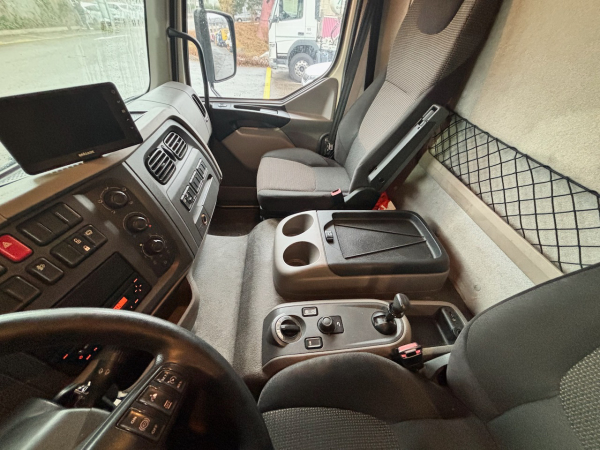 DAF LF 280 - Truk berpendingin: gambar 5 DAF LF 280 - Truk berpendingin: gambar 5
