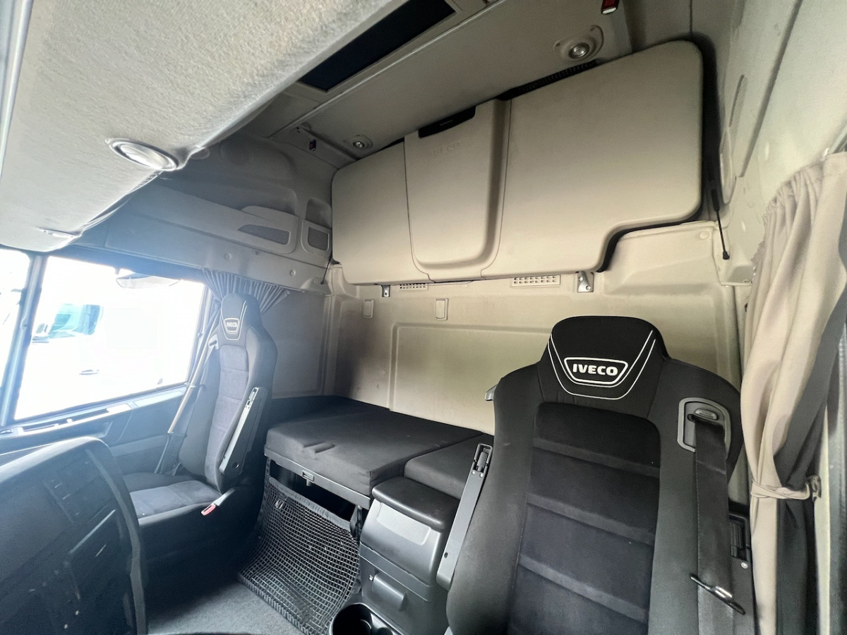 IVECO 190S46 Stralis - Truk box: gambar 5 IVECO 190S46 Stralis - Truk box: gambar 5