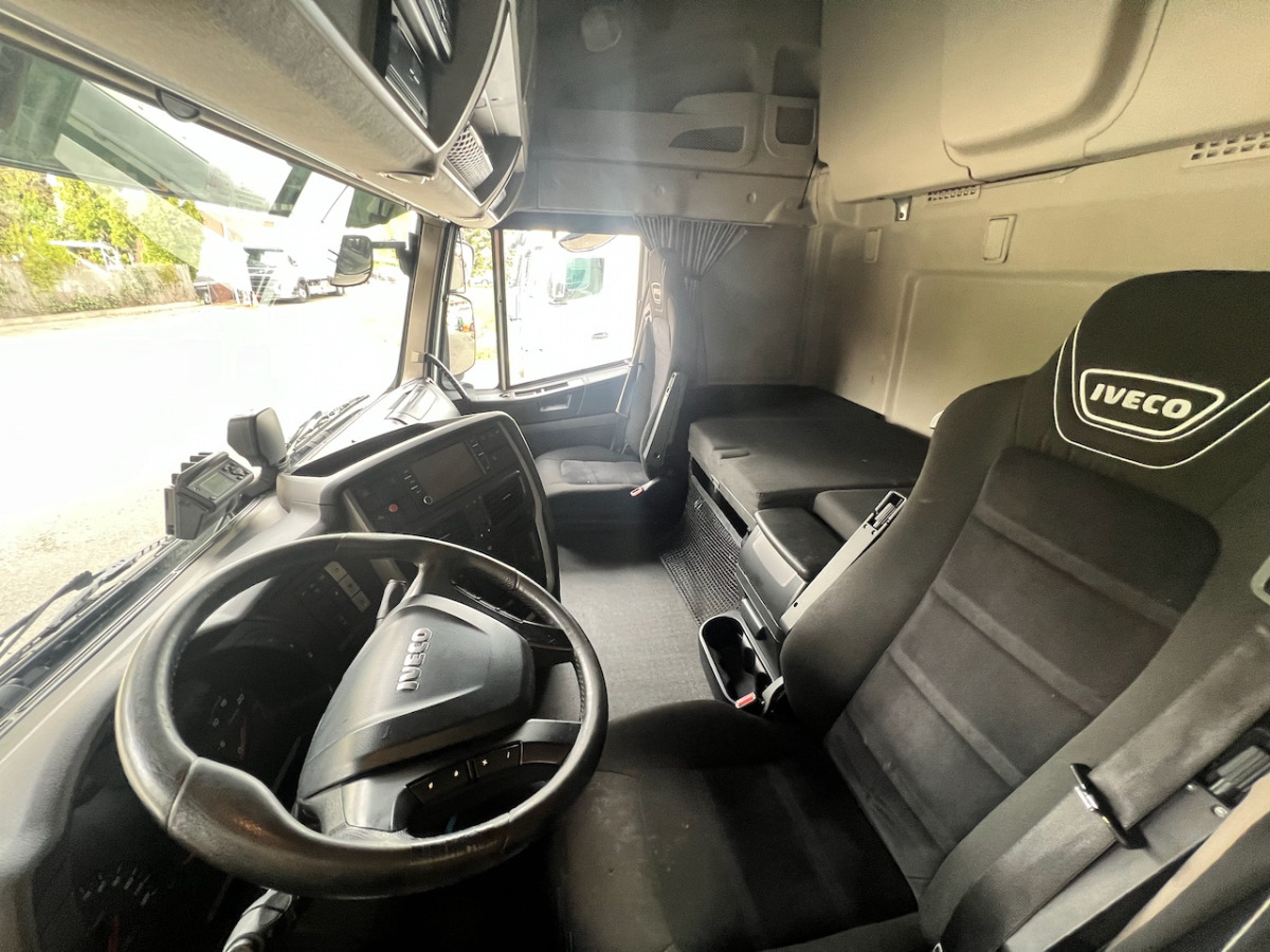 IVECO 190S46 Stralis - Truk box: gambar 4 IVECO 190S46 Stralis - Truk box: gambar 4