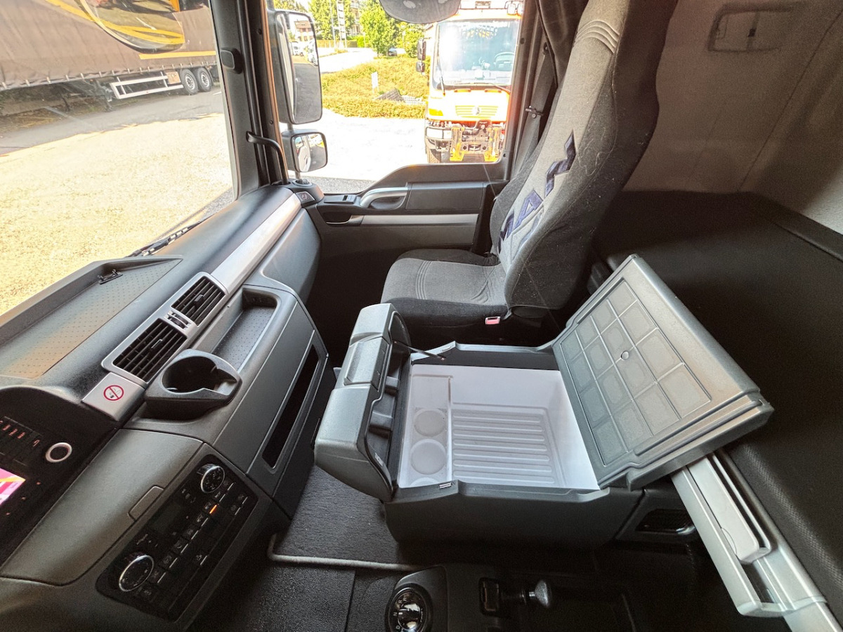 MAN TGM 18.340 - Truk box: gambar 5 MAN TGM 18.340 - Truk box: gambar 5