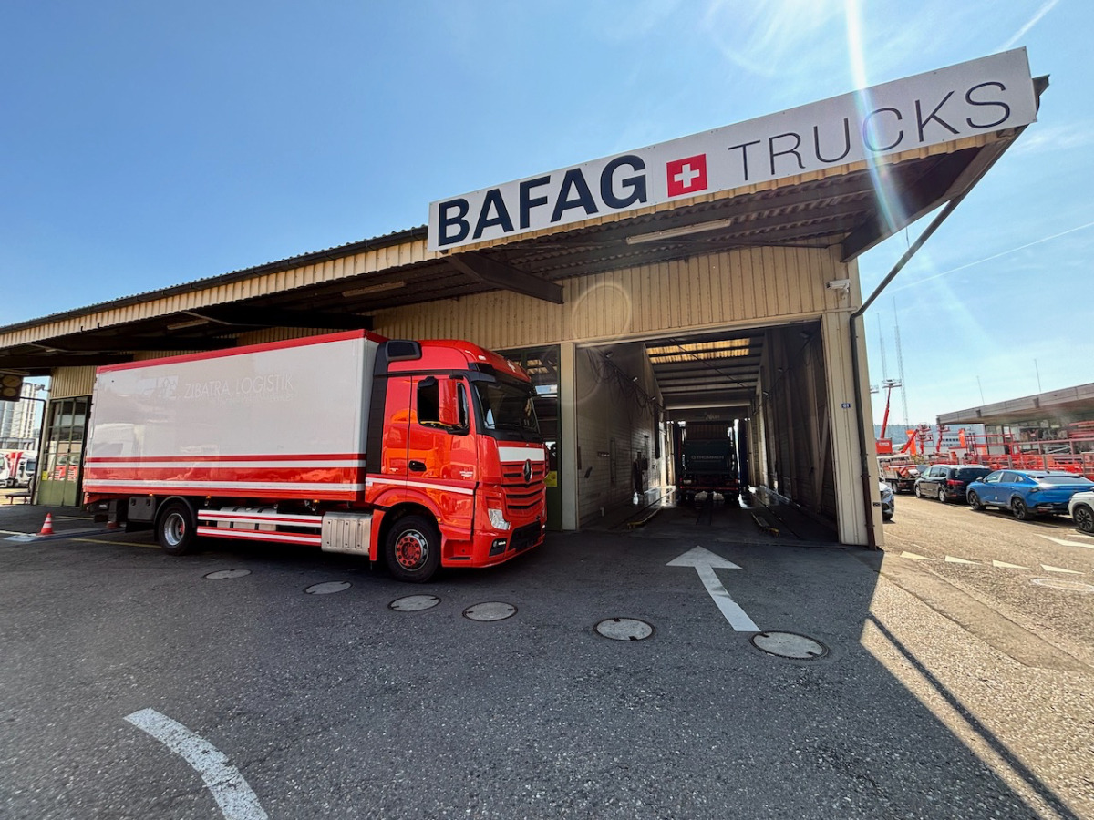 MERCEDES Actros 1848 - Truk box: gambar 2 MERCEDES Actros 1848 - Truk box: gambar 2